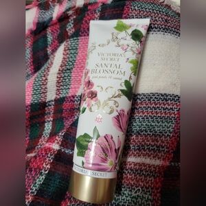 Santal Blossom Victoria's Secret Fragrance Lotion 8 fl oz New